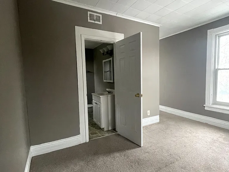 90 Cottage St #22 — Photo 9