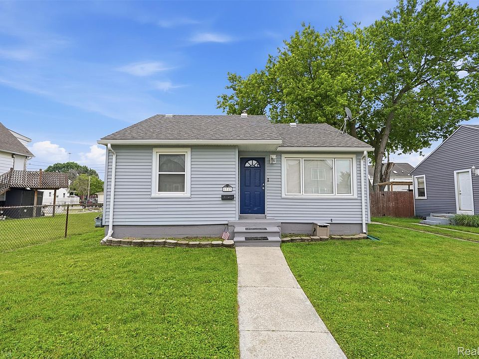 1st image of 1717 Lindbergh St