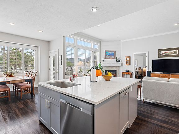 5th image of 11881 Cottage View Ln