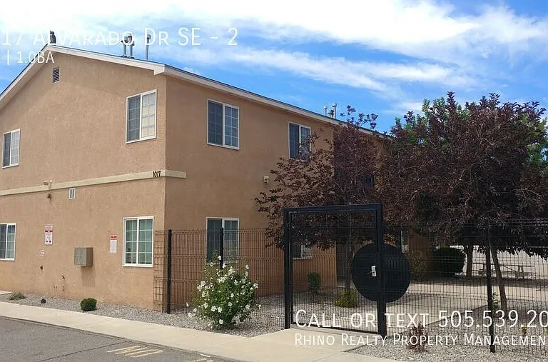 1017 Alvarado Dr SE #2 — Photo 1