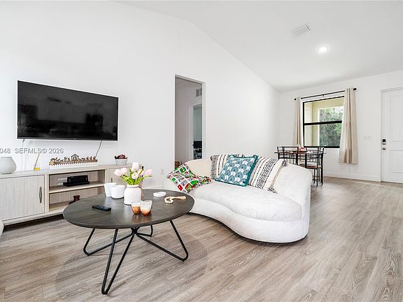 4th image of 8031 Sandy Cir