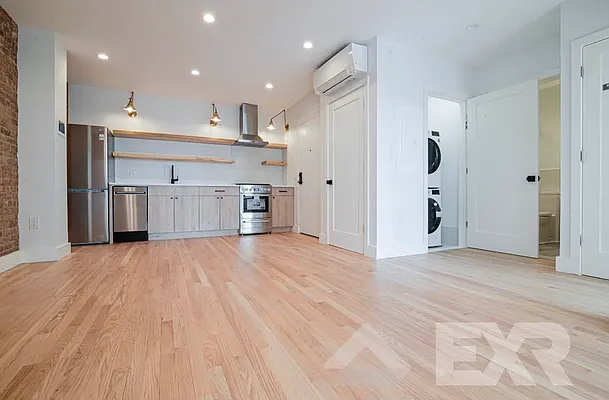 Rented by EXR | media 16