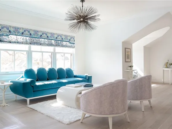 78 Rhode Island Ave APT 8, Newport, RI 02840