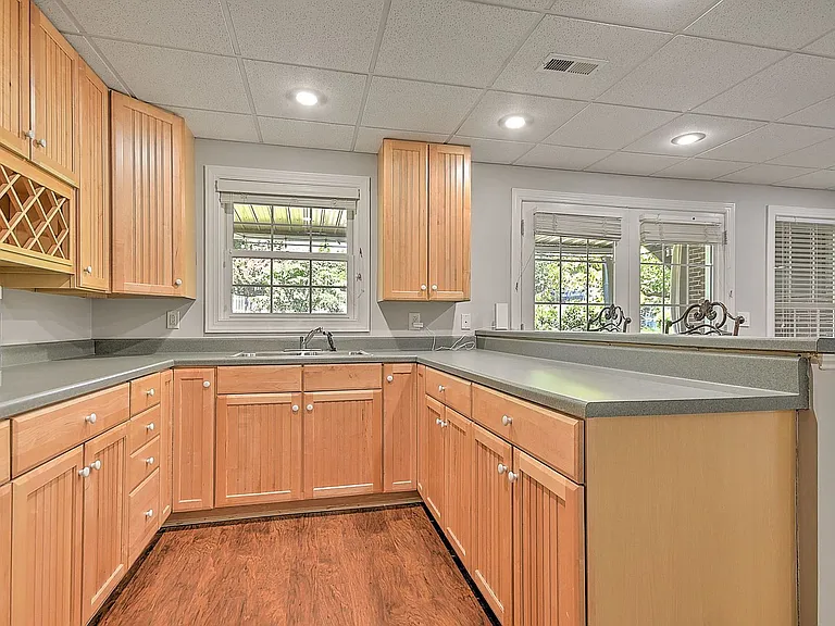 9 Wayland Ct — Photo 47