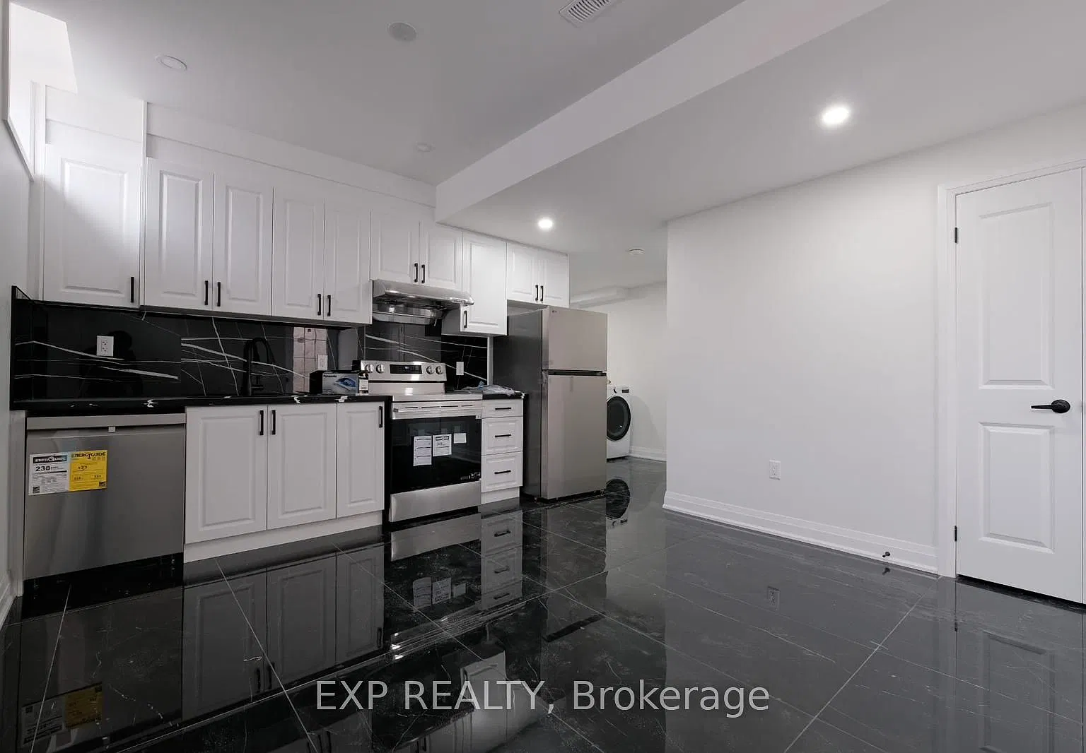2 bed, $2,000 — Photo 1