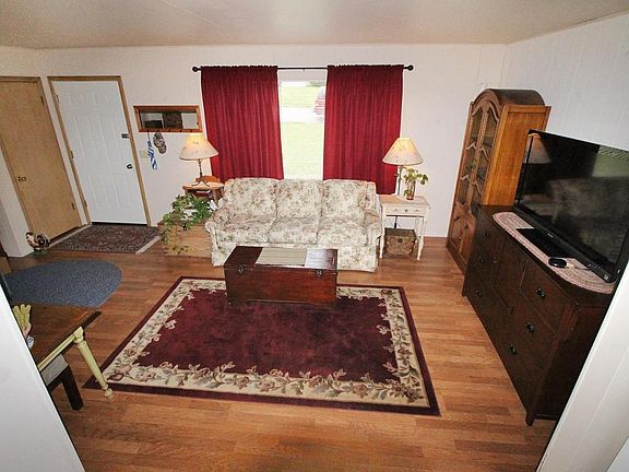 3rd image of 1 Sunnybrook Ln