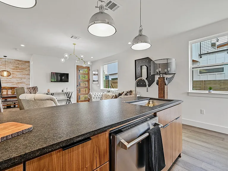 201 Tillery Sq #2 — Photo 20