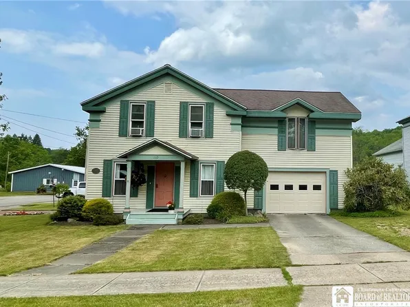 110 Hall St, Randolph, NY 14772