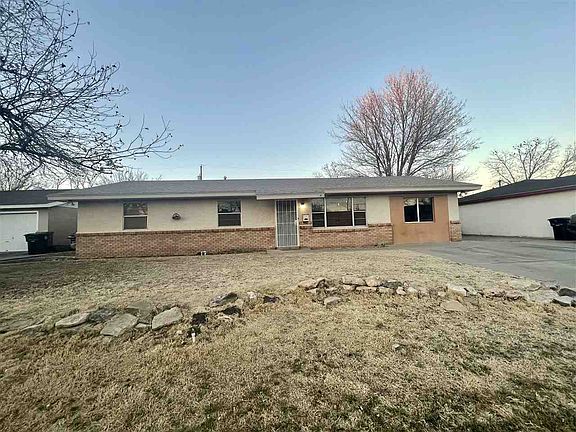 2nd image of 11 Del Norte Dr