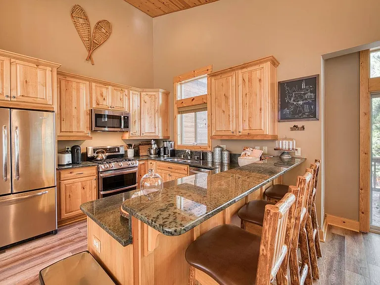 10945 Lausanne Way — Photo 4