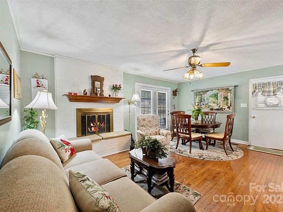 3rd image of 103 Greendale Dr