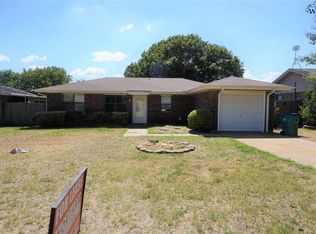 705 W Louisa Ave, Iowa Park, TX 76367