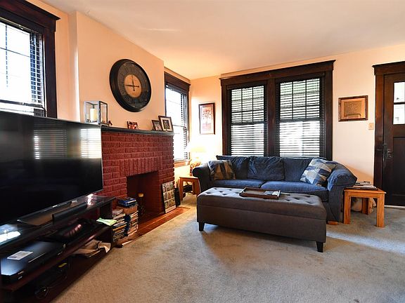 3rd image of 35 Woodsdale Ave