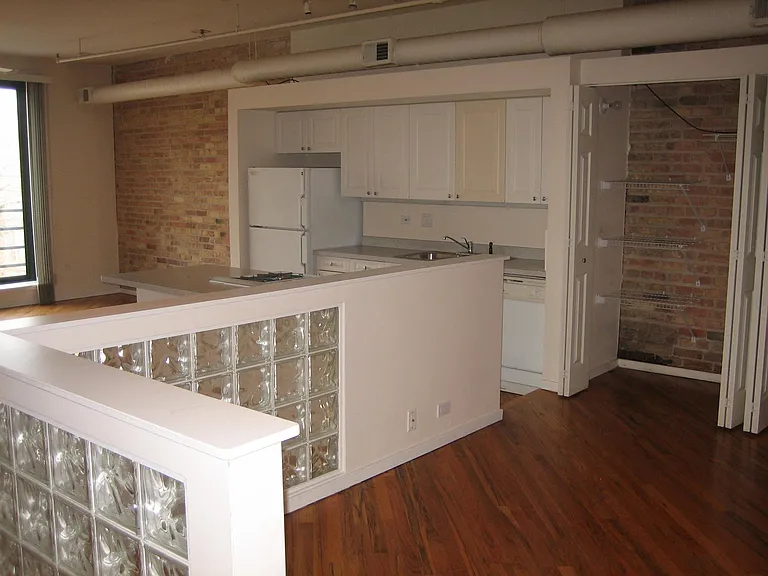 2011 W Belmont Ave — Photo 12