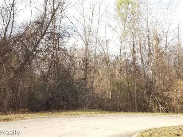 3827 Kerriel Ct, Commerce Township, MI 48382