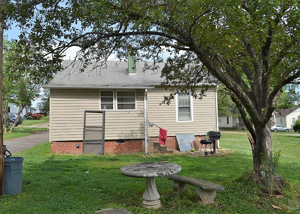 2nd image of 207 Linville St