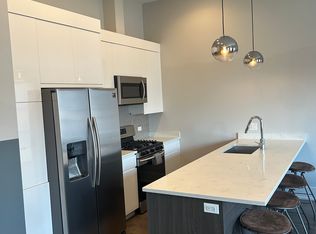 314 S Halsted St #401, Chicago, IL 60661