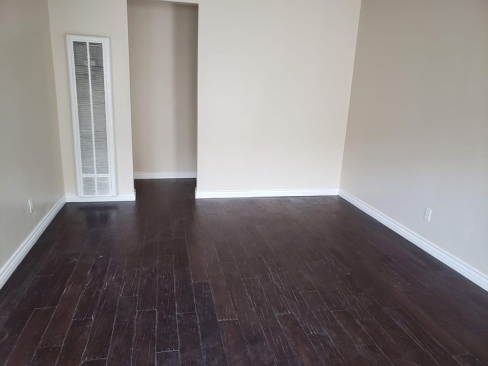 1st image of 11863 Manor Dr APT B