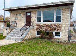 2656 W 98th Pl, Evergreen Park, IL
