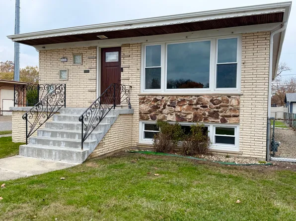 2656 W 98th Pl, Evergreen Park, IL 60805