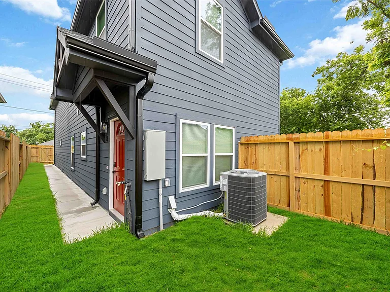 7946 Fields St #B — Photo 17