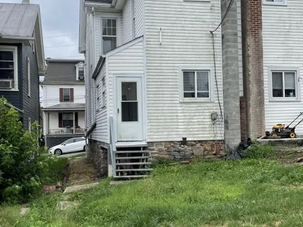 438 Mulberry St, Newport, PA 17074