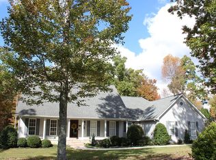 212 Cumberland Cove Rd, Monterey, TN 38574