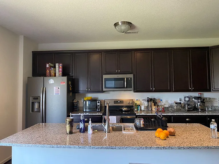 406 Terrywood Dr — Photo 2