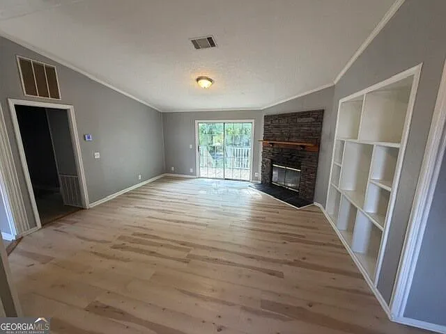 4 bed, 2.5 bath, 2072 sqft, $1,500 — Photo 4