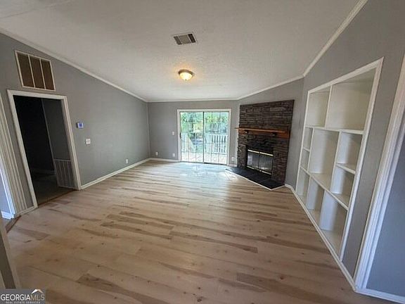 4th image of 1094 Harrison Rd