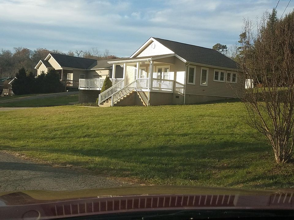 2nd image of 98 Jones St