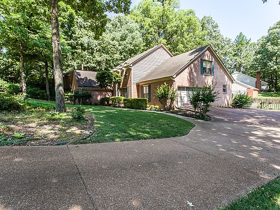 8250 Dogwood Road