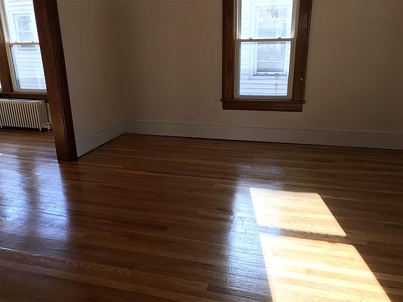 2nd image of 627 Murray Ave SE