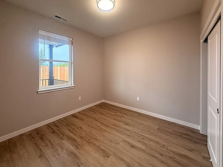 5534-5564 Skyline Rd S — Photo 44