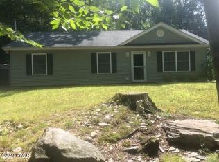 120 Dogwood Rd, Dingmans Ferry, PA 18328