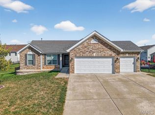 527 Horseshoe Bend Dr, Wentzville, MO 63385