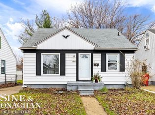 17647 Ivanhoe St, Roseville, MI 48066