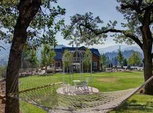 110 Oak Ridge Dr, Shady Cove, OR 97539