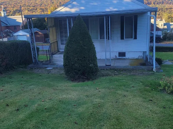 1242 W Holly St, Coal Township, PA 17866