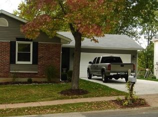171 Brightfield Dr, Ballwin, MO 63021