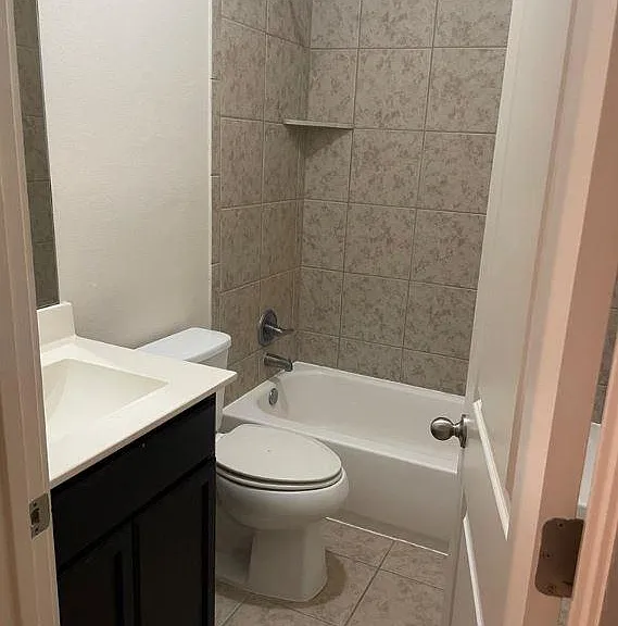 2212 Creekside Ln #D — Photo 9