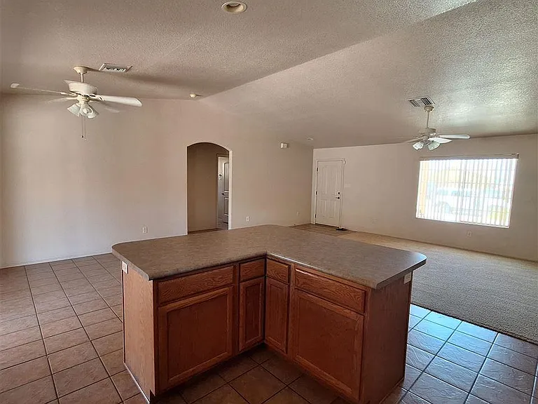 11785 E 28th Pl — Photo 6