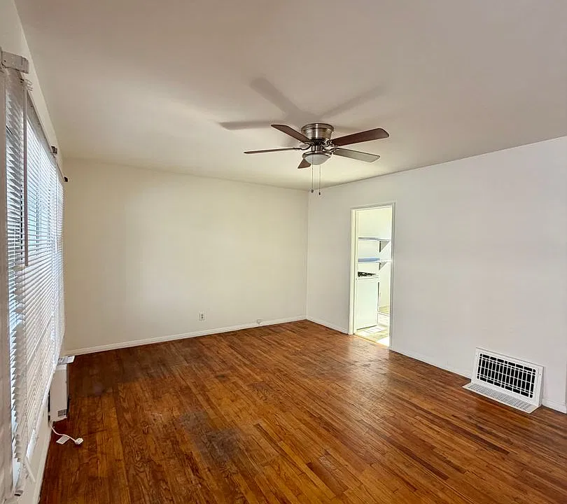 1132-1136 Pico Blvd