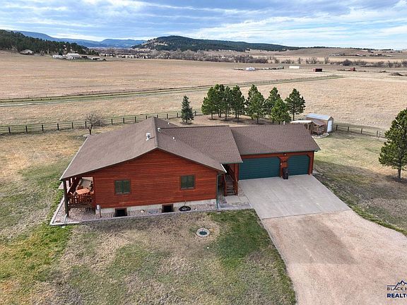 2nd image of 7080 Elk Creek Rd