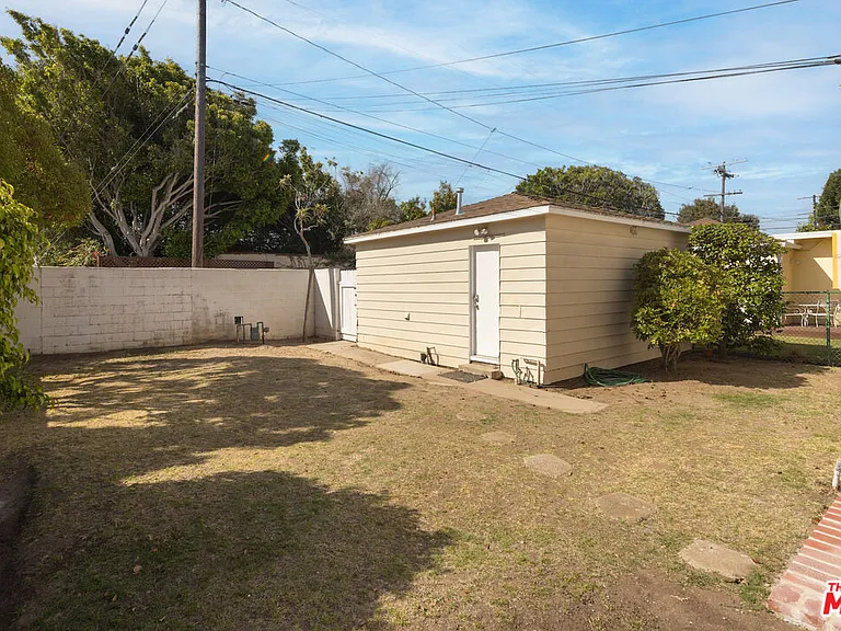 2346 Pearl St — Photo 16