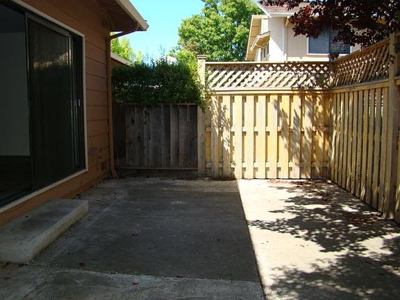 4th image of 12152 Atrium Dr
