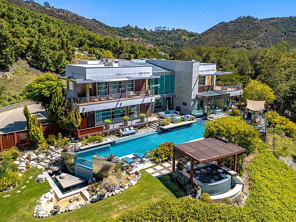 2nd image of 45495 Adler Ln