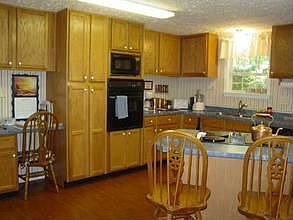 3rd image of 1035 White Pine Ln