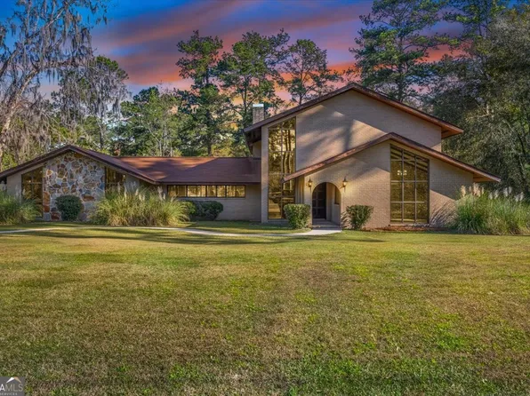 2066 Cherokee St, Waycross, GA 31503