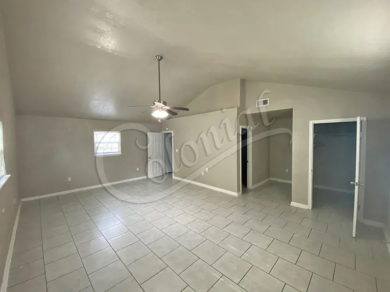 130 E Ruby Rd — Photo 5